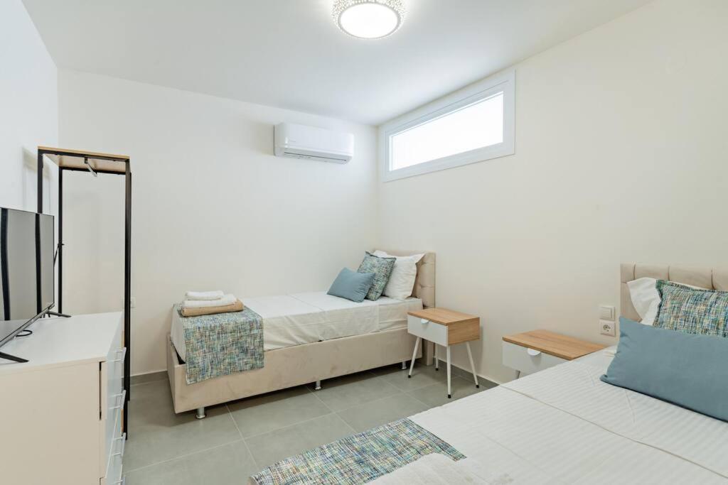 Sofia Suite, A Seafront Hideaway ! Pánormos Extérieur photo