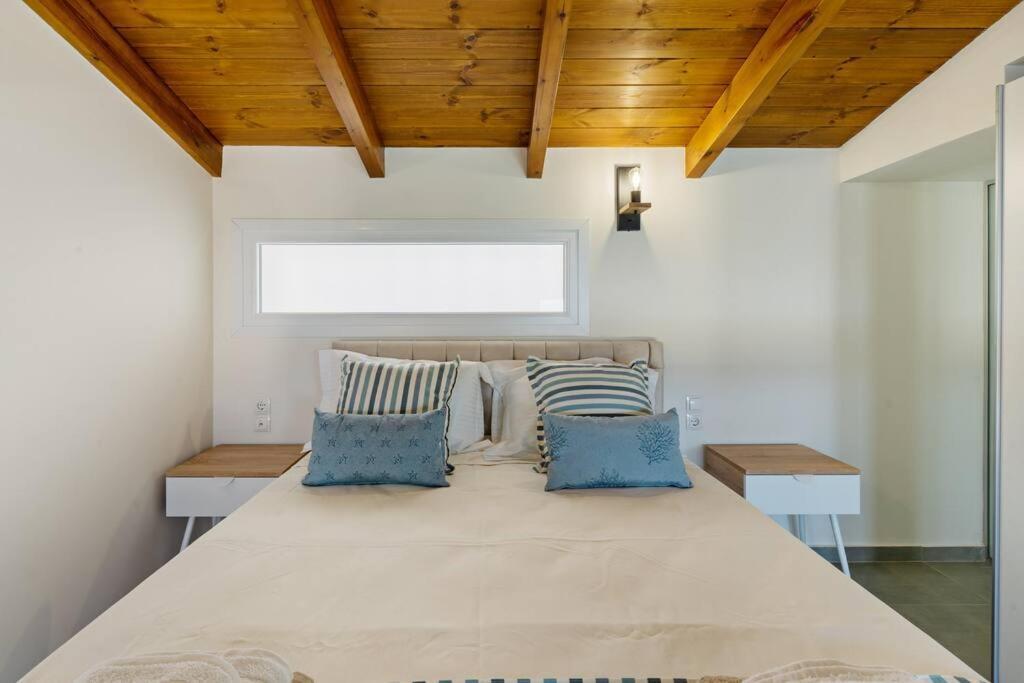 Sofia Suite, A Seafront Hideaway ! Pánormos Extérieur photo